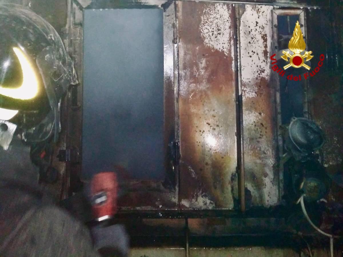 La Siritide 29 12 2021 Melfi Incendio In Uno Stabilimento